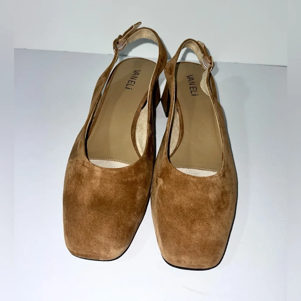 Vaneli Darsy Slingback Pumps in the Cuoio Suede colorway Sz 9.5